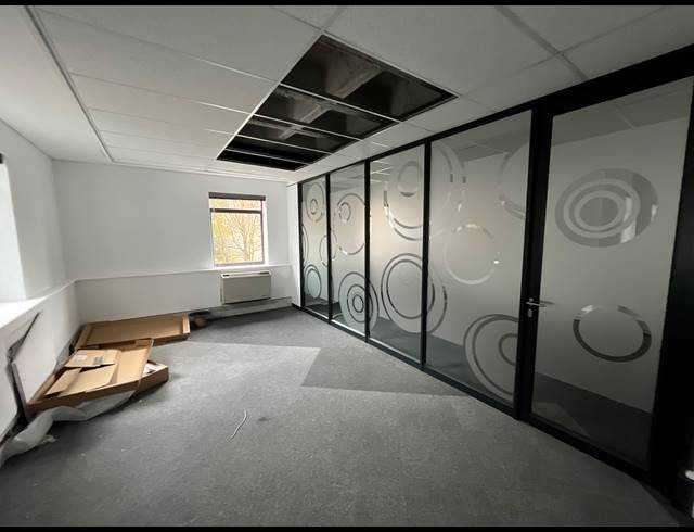 310.50M² OFFICE TO LET IN NEWLANDS